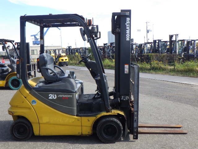 KOMATSU FB20AF-12